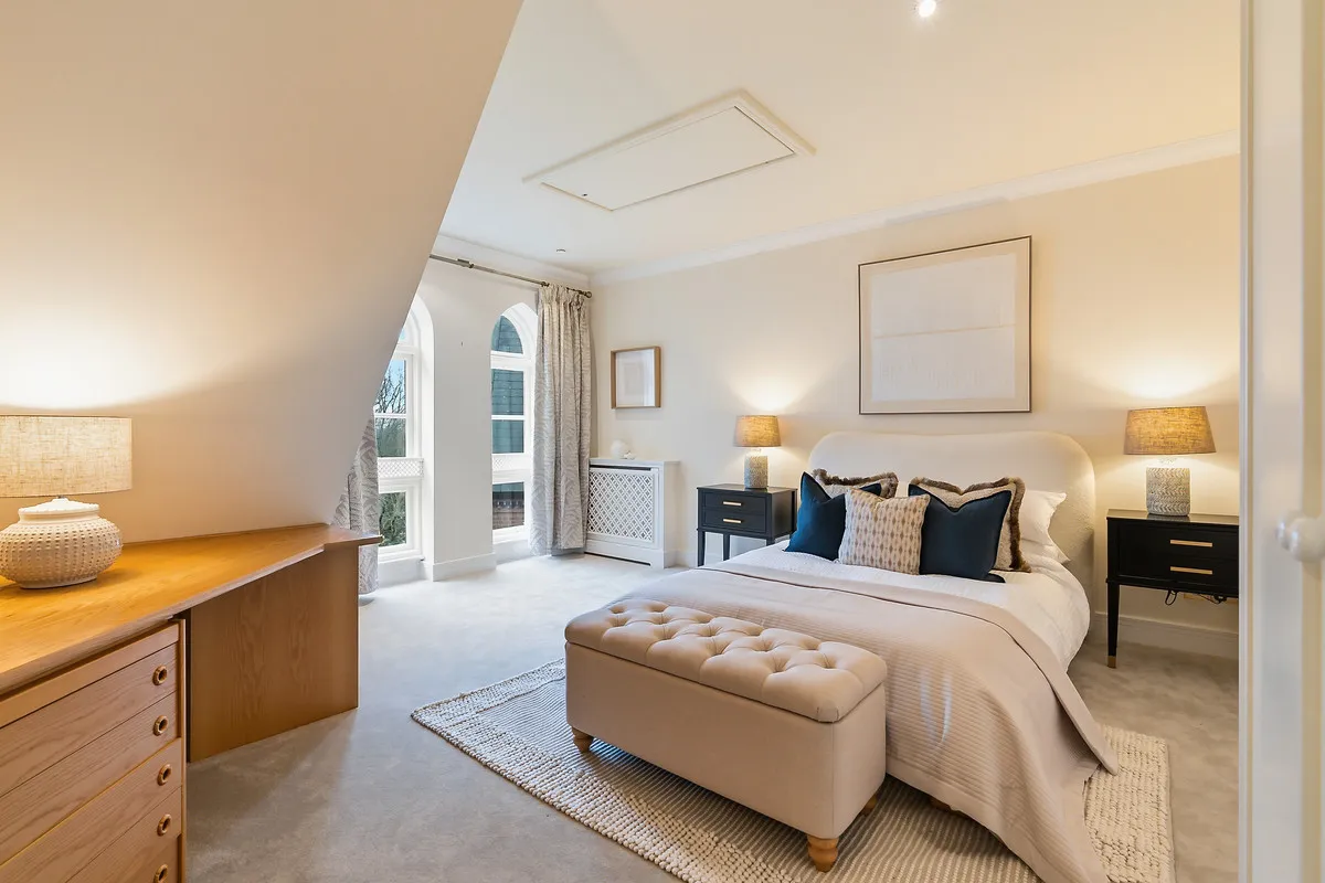 Holloway Drive, Virginia Water, GU25, photo 34