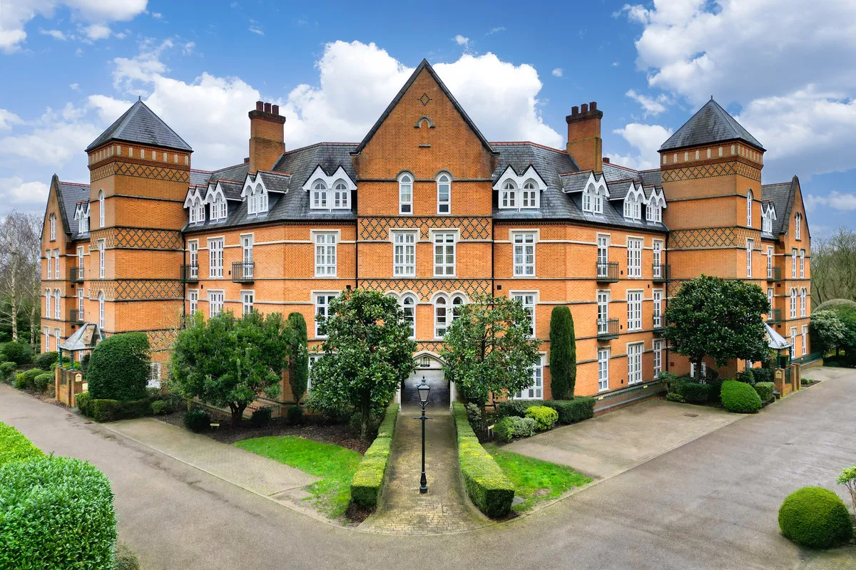 Holloway Drive, Virginia Water, GU25, photo 24