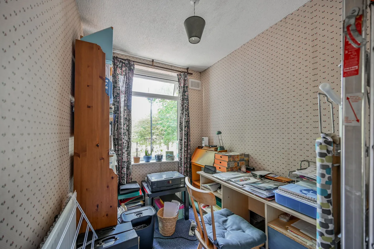 163a Gainsborough Avenue, London, photo 11