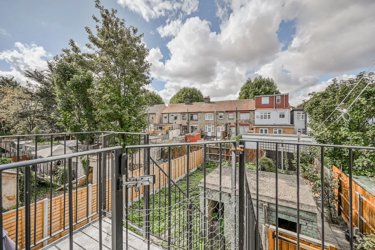 163a Gainsborough Avenue, London, photo 12