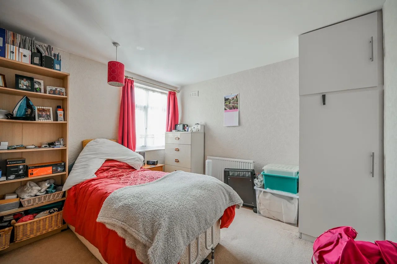 163a Gainsborough Avenue, London, photo 7