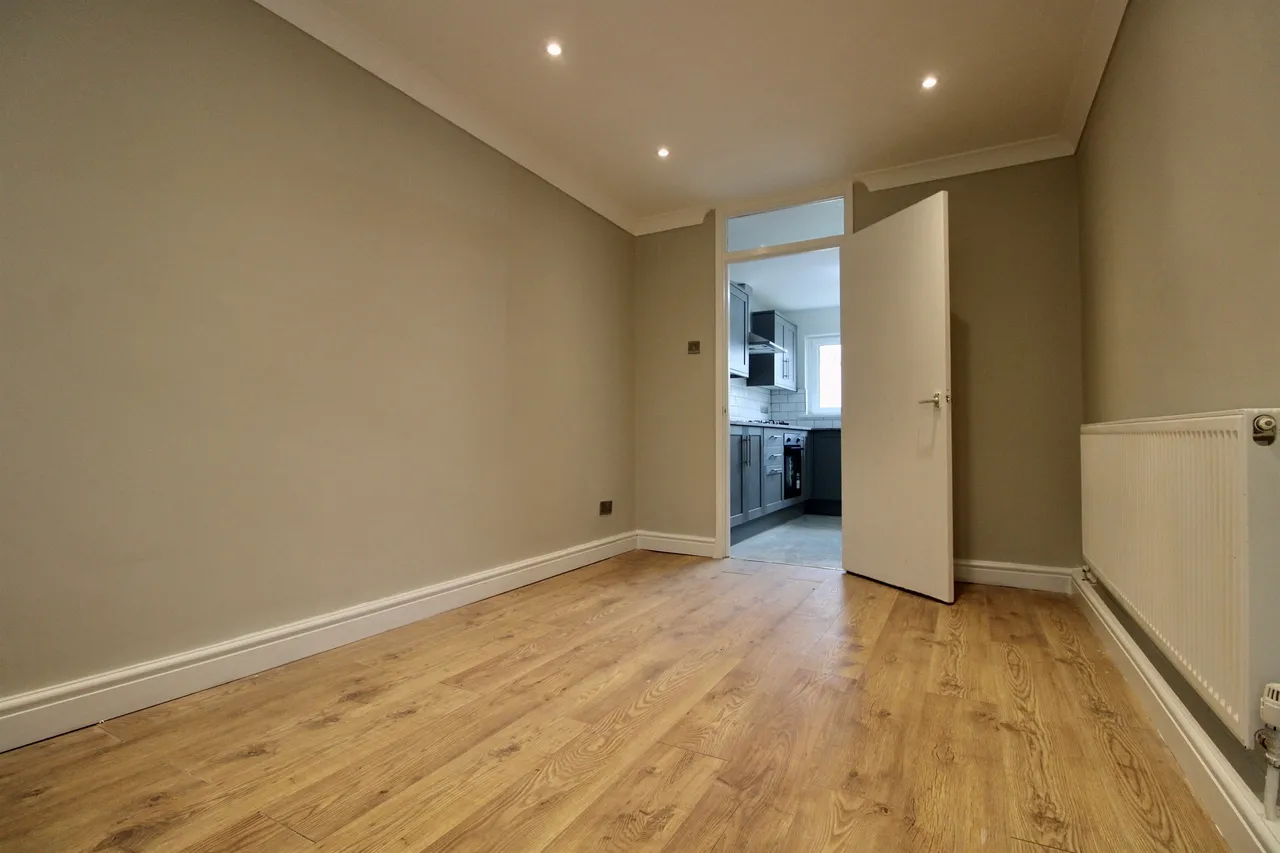 Bryn-Y-Nant Cardiff, CF23, photo 10