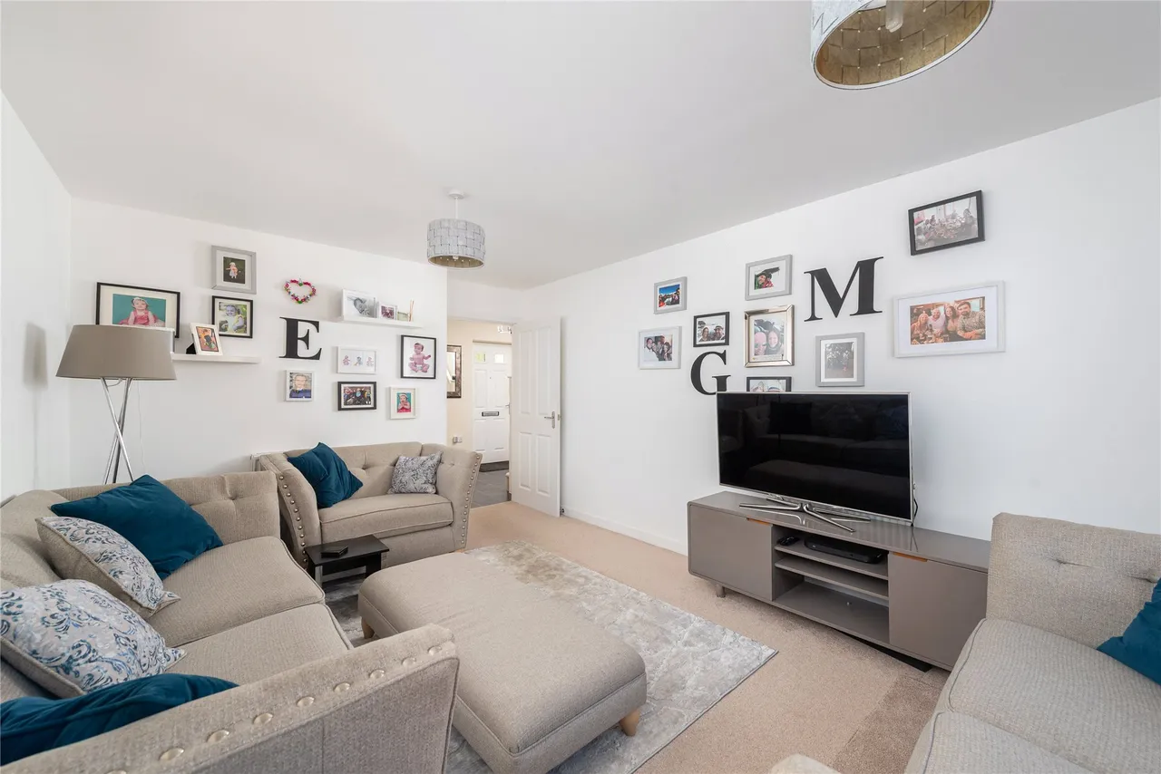 Walnut Tree Close, Winslow, MK18, photo 4