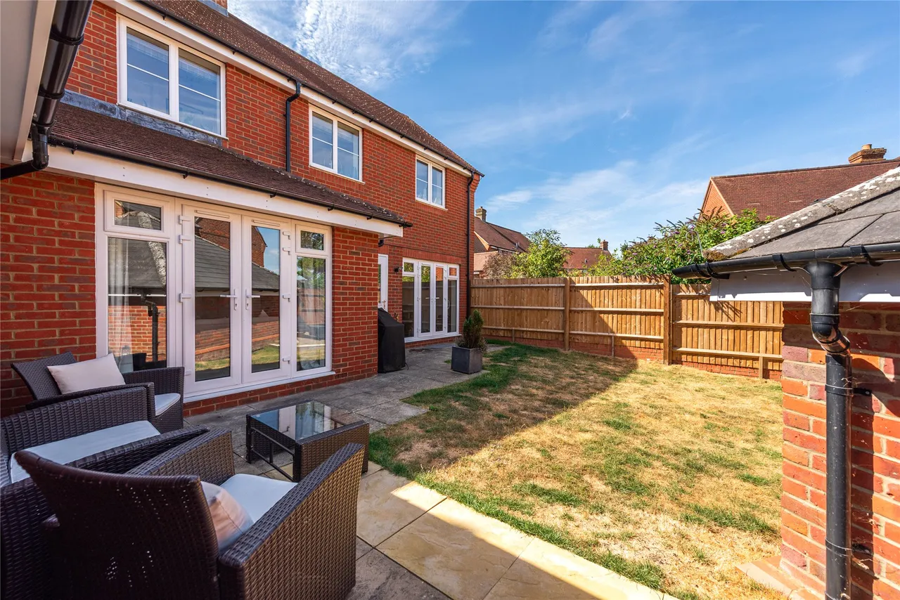 Walnut Tree Close, Winslow, MK18, photo 27