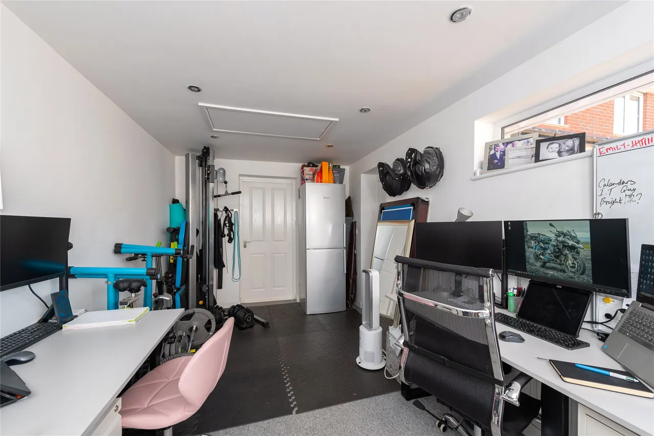 Walnut Tree Close, Winslow, MK18, photo 17