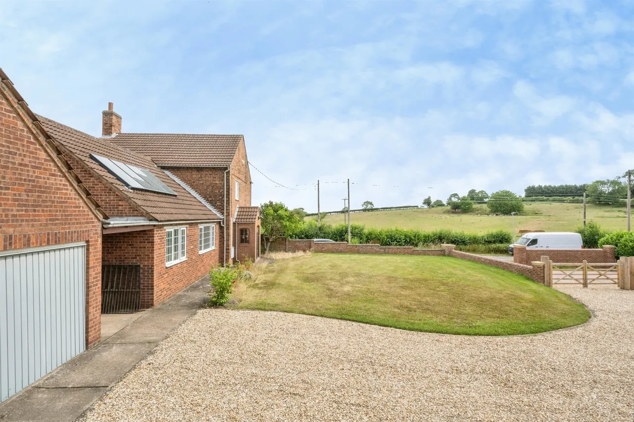 Middle Bridge Road, Gringley-On-The-Hill, DN10, photo 15