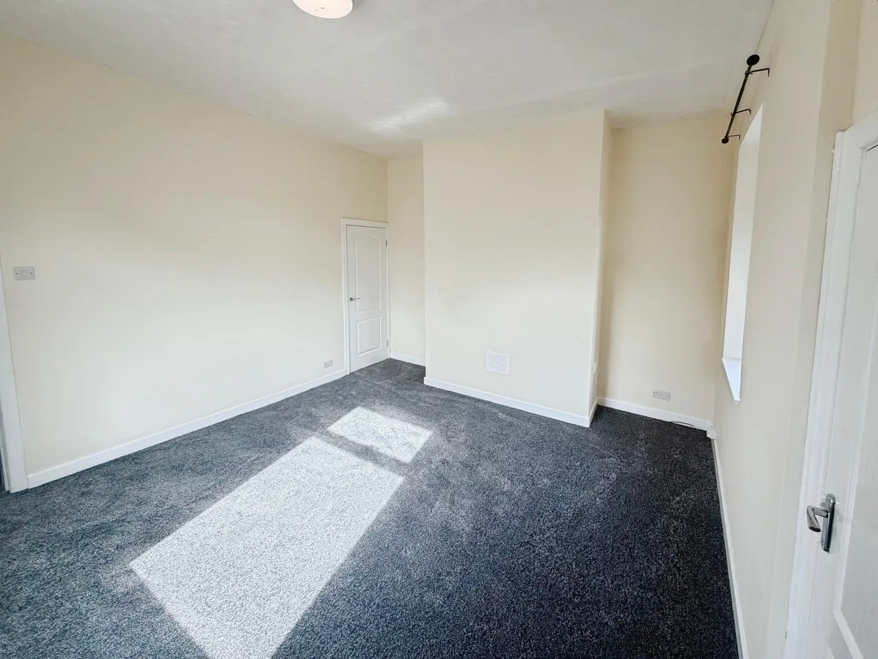 Warrington Road, Ince, WN1, photo 3