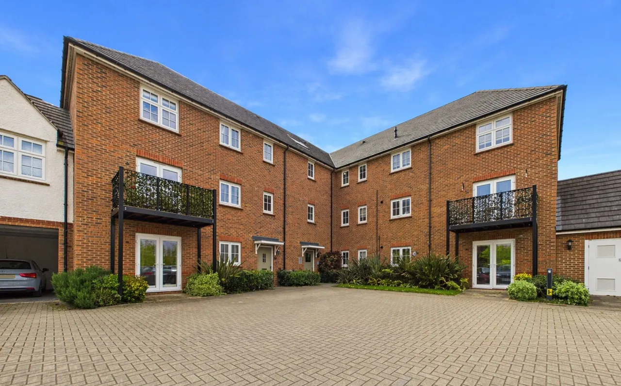 Austen Grove, Arborfield Green, RG2, photo 2