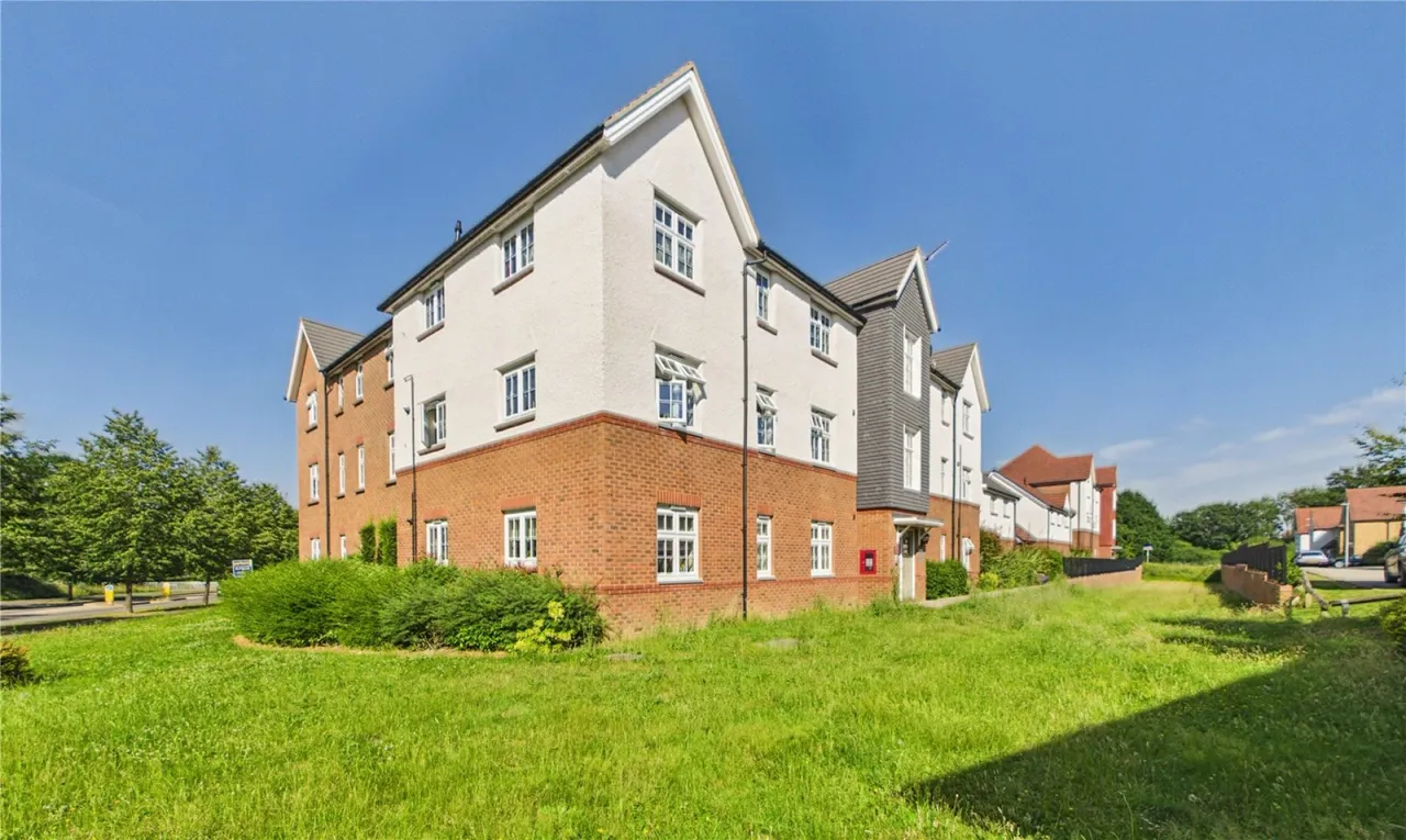 2 bed flat for sale, Austen Grove, Arborfield Green, RG2