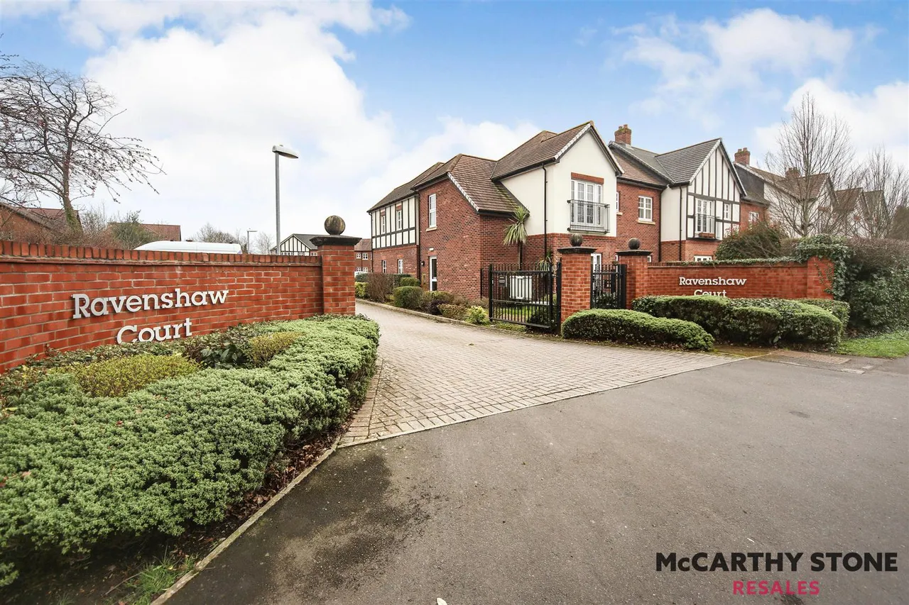 2 bed flat for sale, Four Ashes Road, Bentley Heath, B93