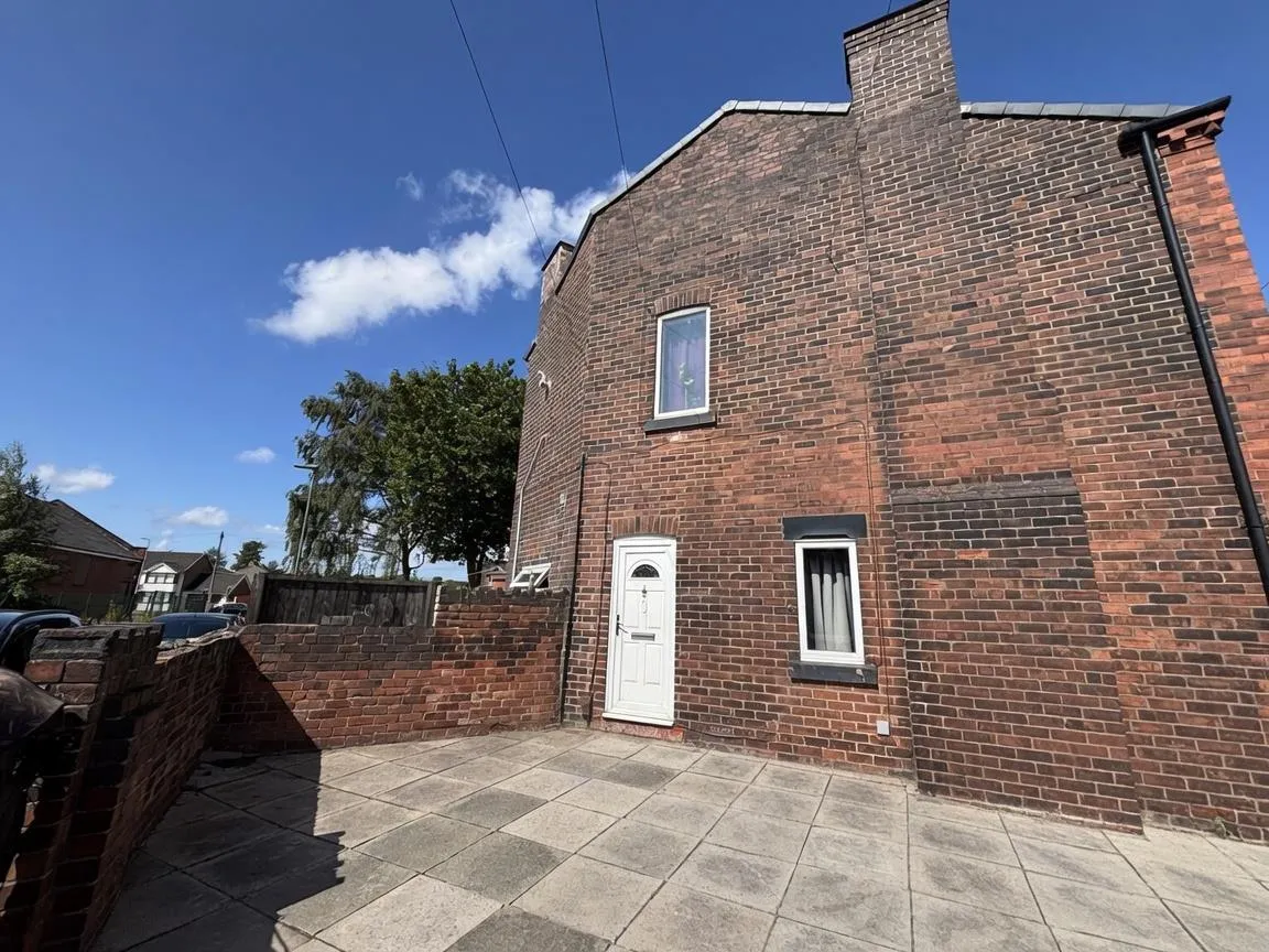 2 bed flat for sale, Bryn Road, Wigan, WN4