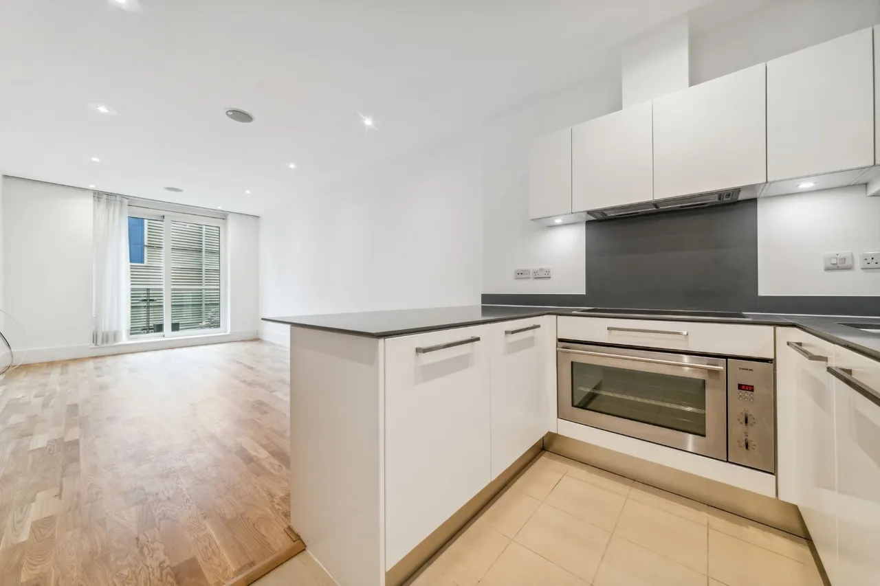 Juniper Drive, London, SW18, photo 2