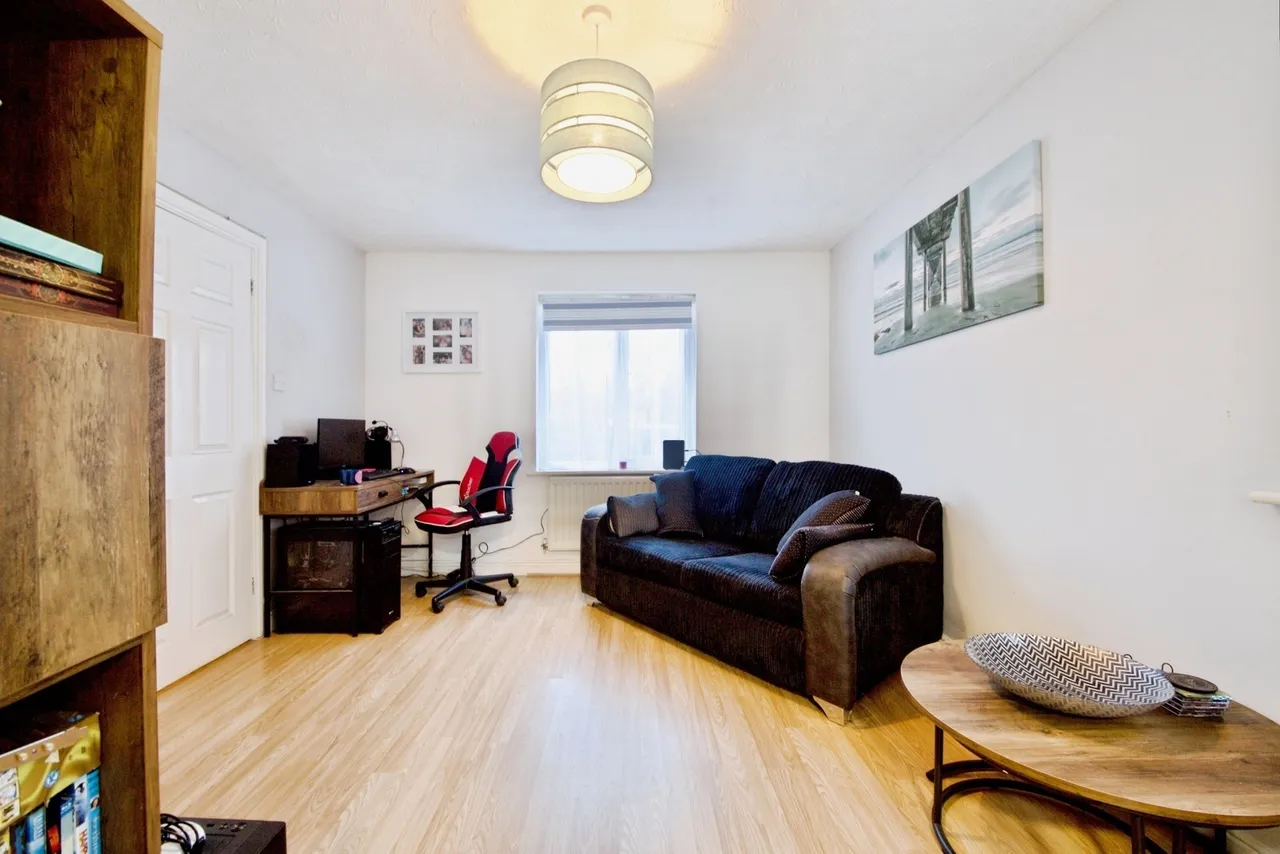 Lupin Close, Rush Green, Romford, RM7, photo 12