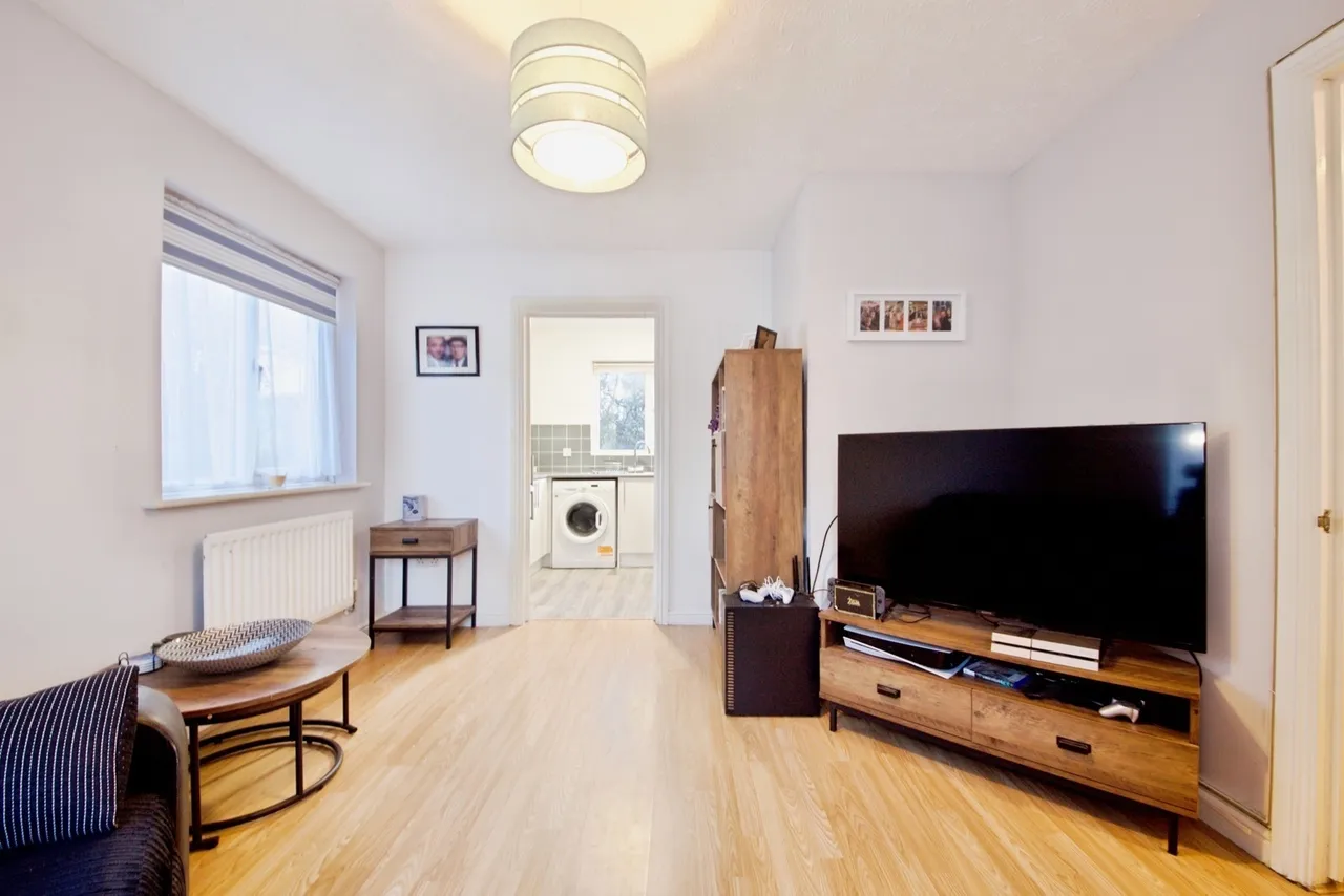 Lupin Close, Rush Green, Romford, RM7, photo 3