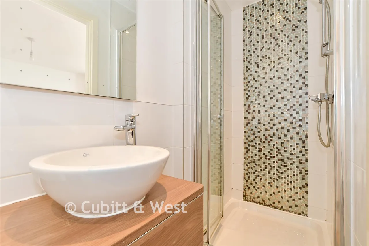 Denne Parade, Horsham, RH12, photo 8