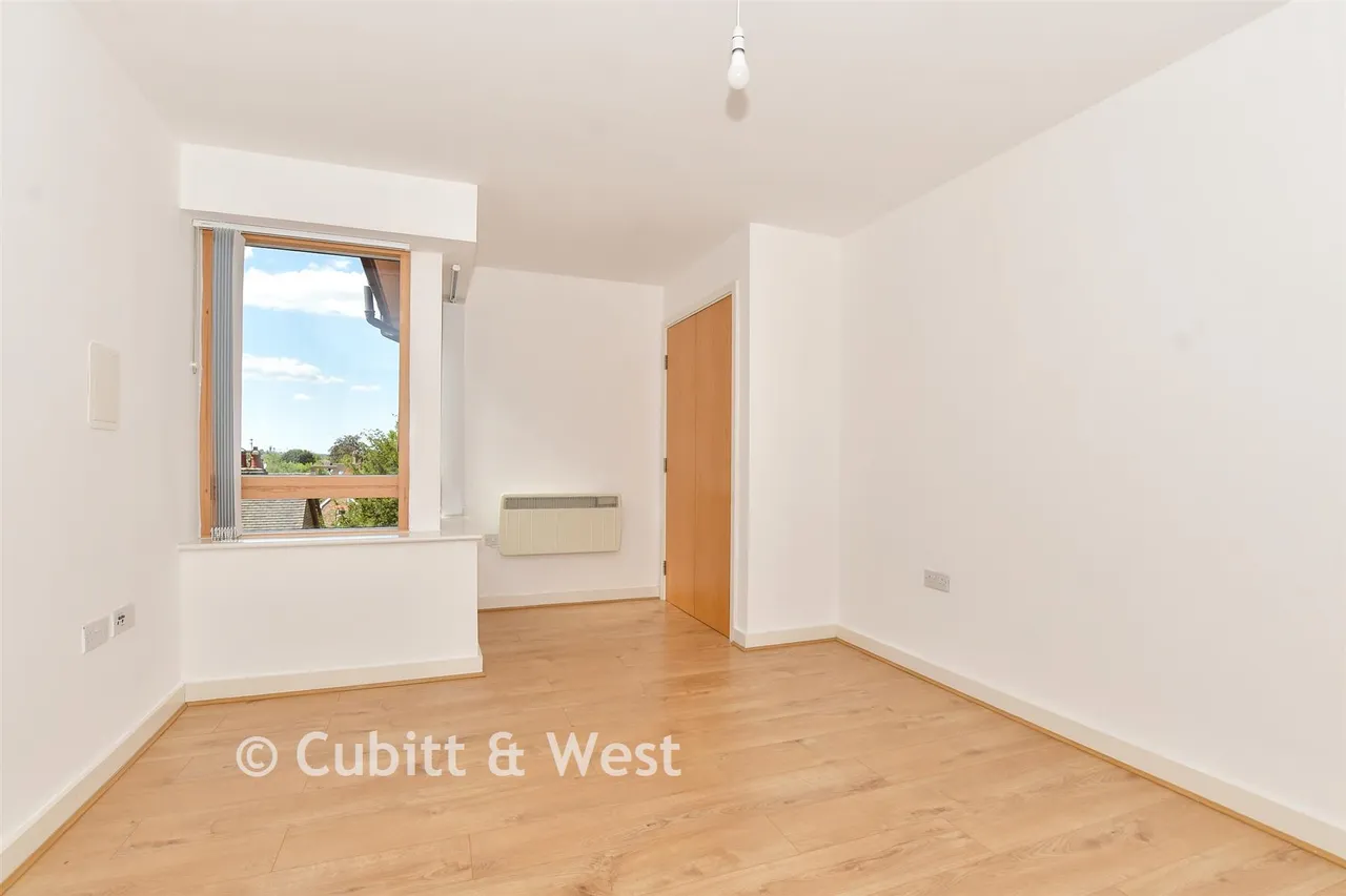 Denne Parade, Horsham, RH12, photo 7