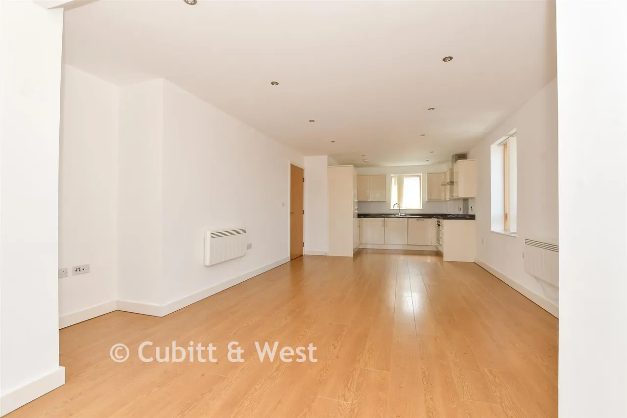 Denne Parade, Horsham, RH12, photo 6