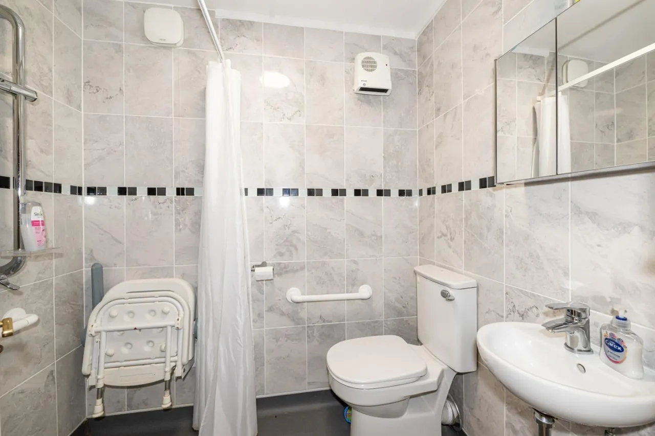 Brondesbury Road, Queens Park. NW6, photo 5