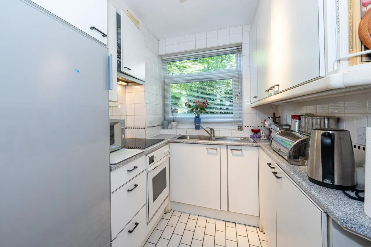 Brondesbury Road, Queens Park. NW6, photo 9