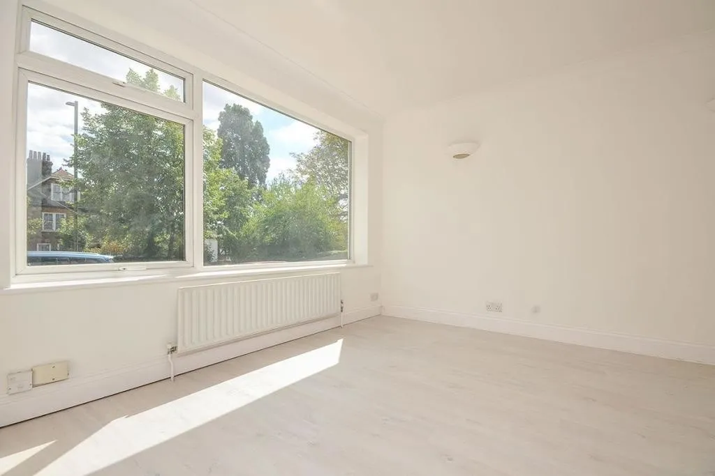 Herron Court, Bromley, photo 3
