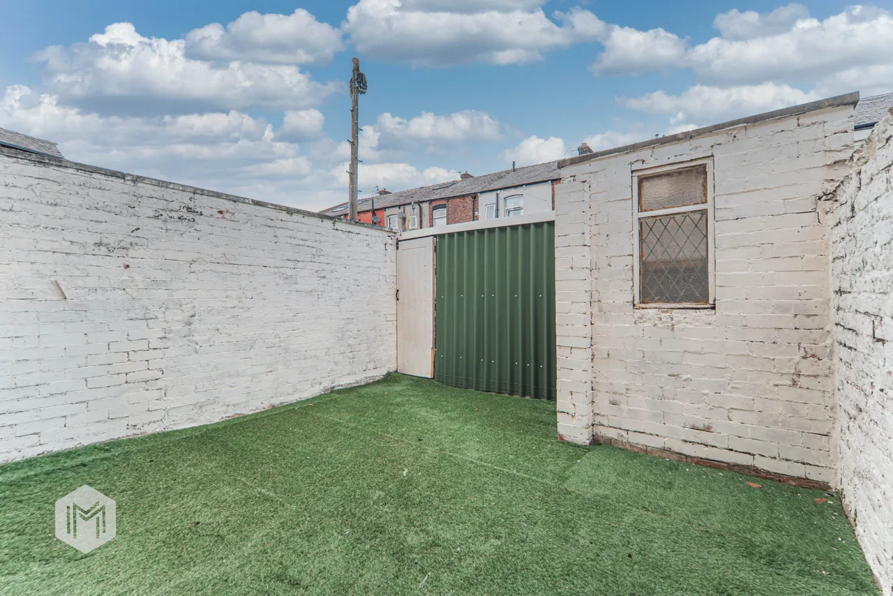 Wash Lane, Bury, BL9 7DP, photo 17