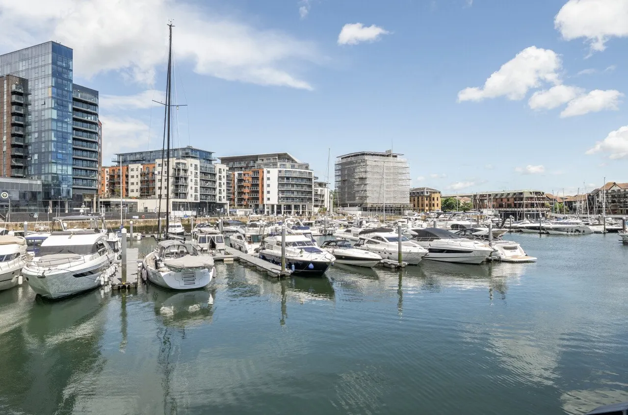 Maritime Walk, Ocean Village, SO14, photo 13