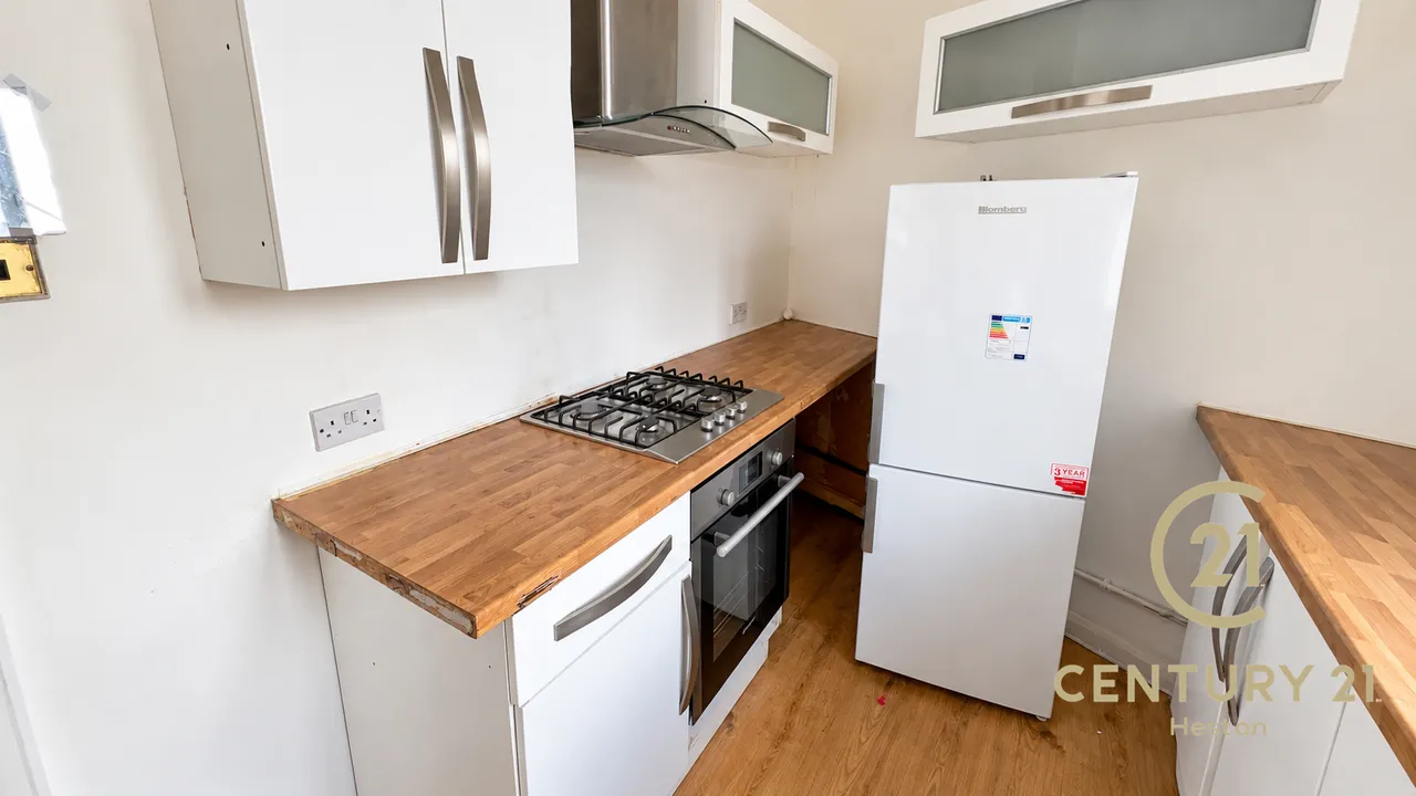 Central Parade, Heston, TW5, photo 6