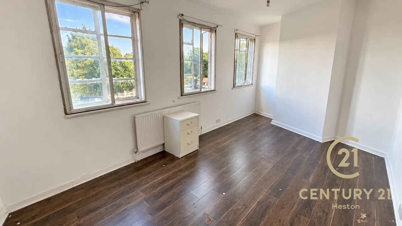 Central Parade, Heston, TW5, photo 7