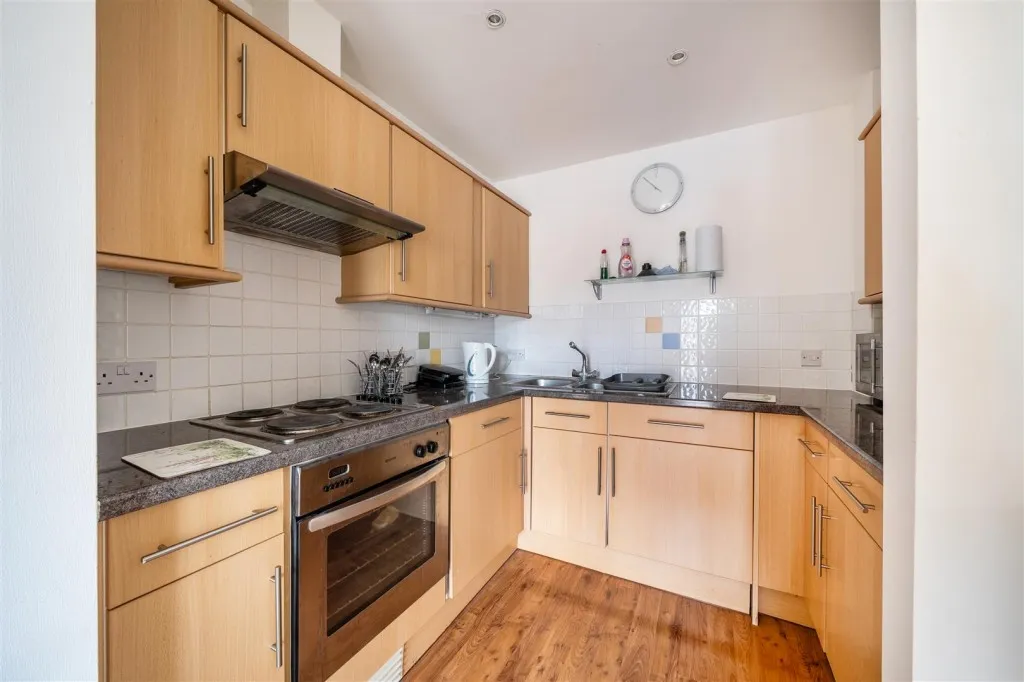 Cavendish Road, Emmer Green, photo 6