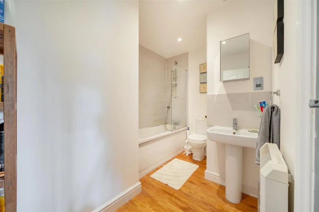 Cavendish Road, Emmer Green, photo 12