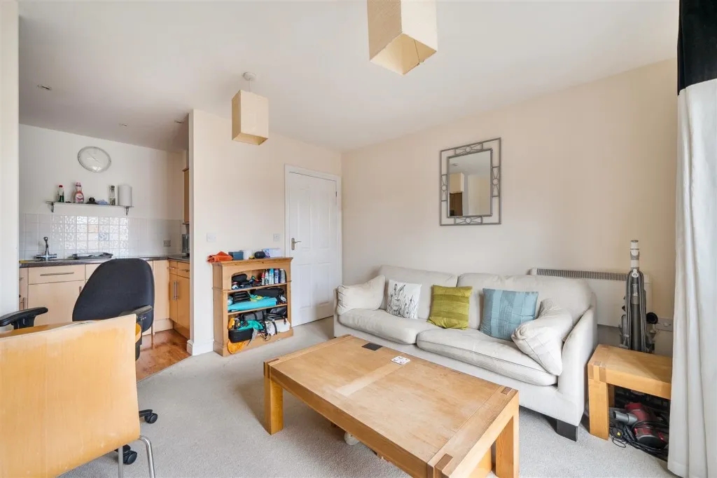 Cavendish Road, Emmer Green, photo 7