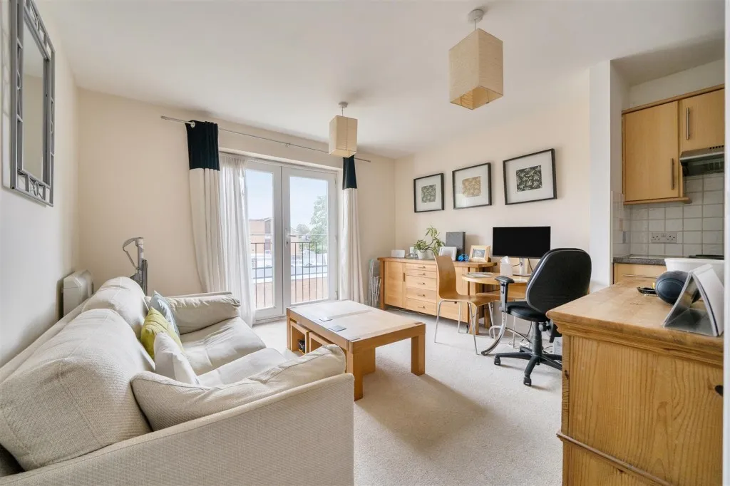 Cavendish Road, Emmer Green, photo 4