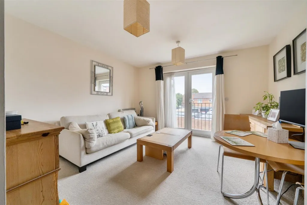 Cavendish Road, Emmer Green, photo 5