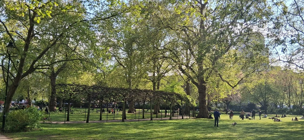 Woburn Place, London, photo 7