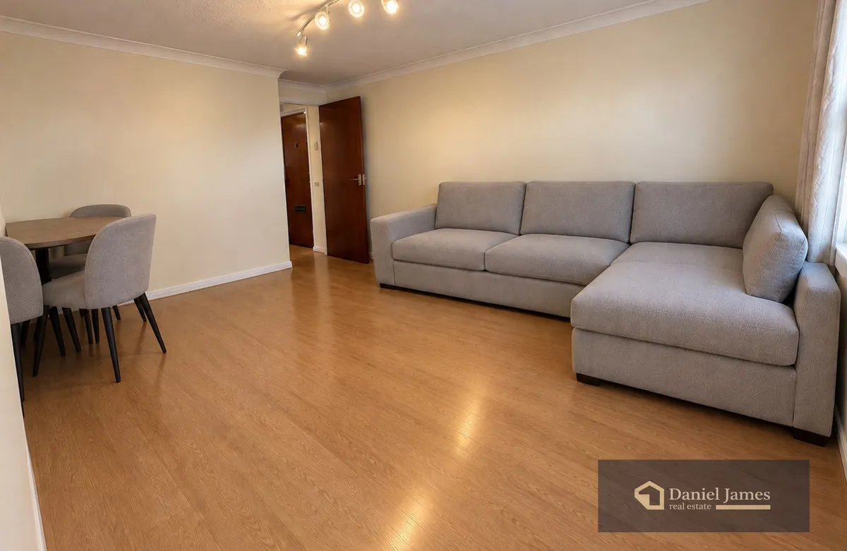 1 bed flat for sale, Manford Way, Chigwell, IG7