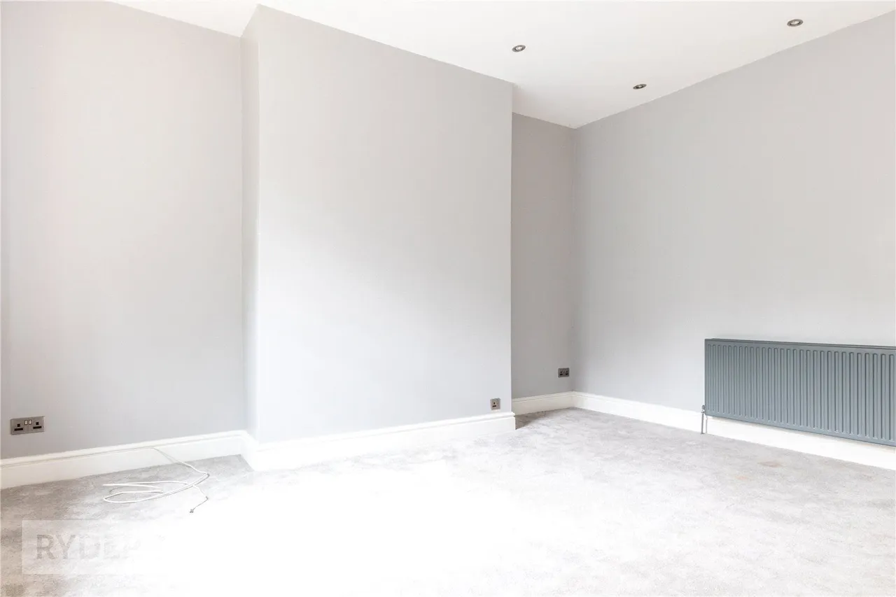 Manchester Road, Milnsbridge, HD4, photo 4