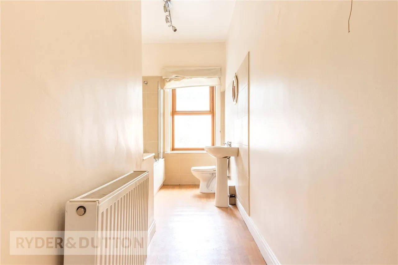 Manchester Road, Milnsbridge, HD4, photo 8