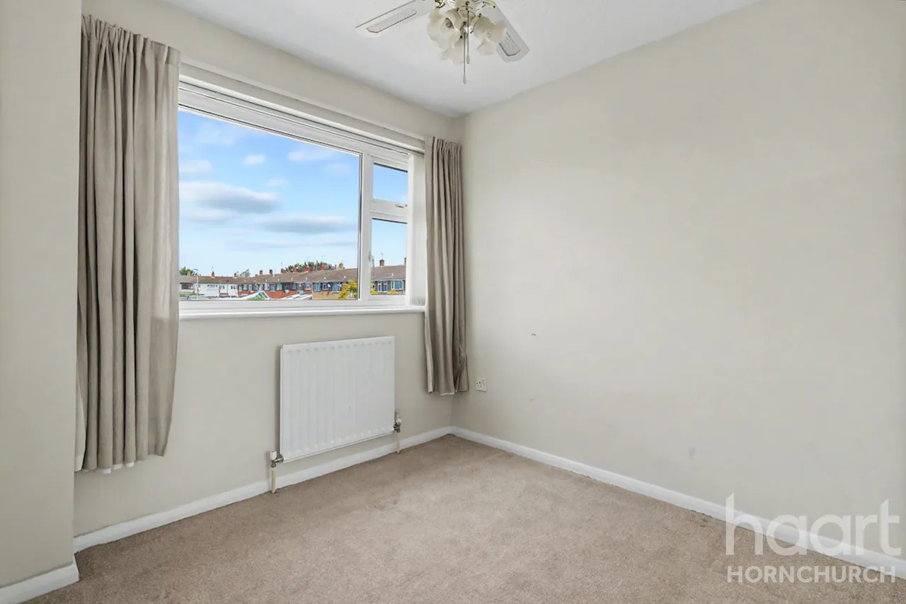 Cormorant Walk, Hornchurch, RM12, photo 10