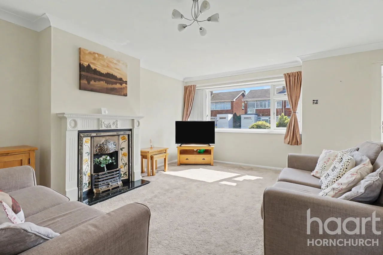 Cormorant Walk, Hornchurch, RM12, photo 2