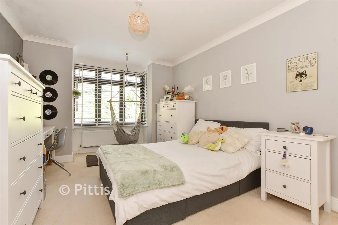 Clatterford Road, Newport, PO30, photo 9