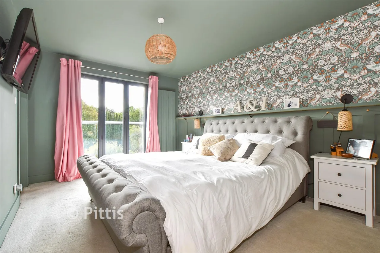 Clatterford Road, Newport, PO30, photo 8