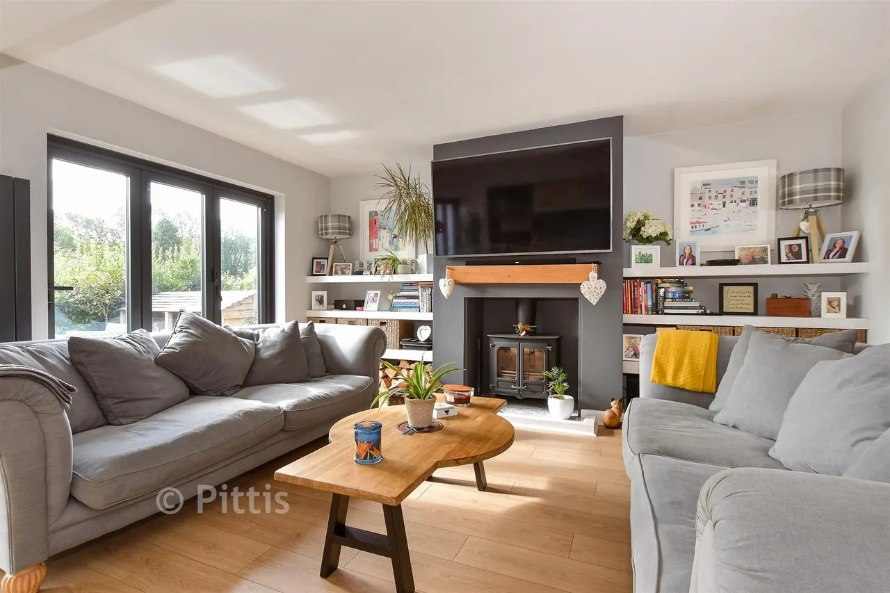Clatterford Road, Newport, PO30, photo 5