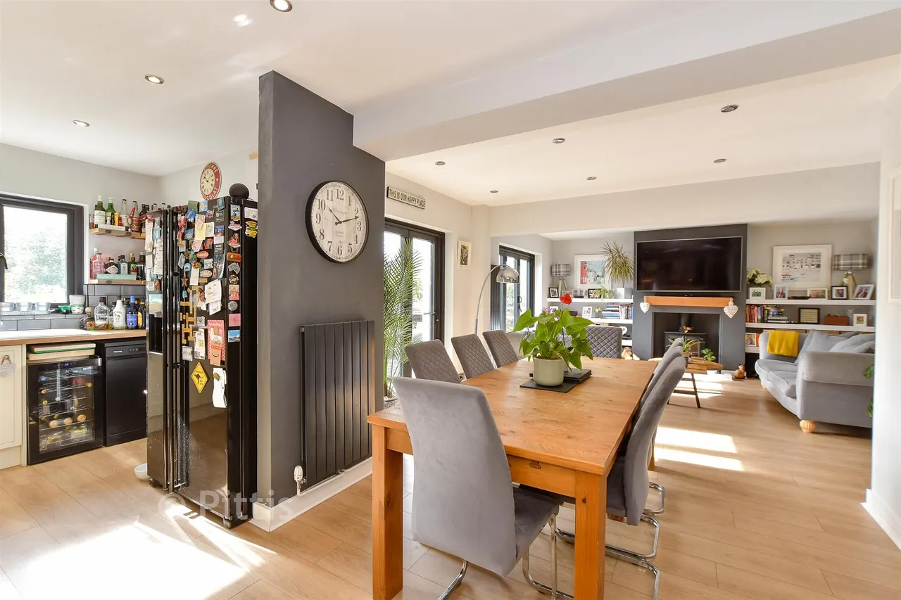 Clatterford Road, Newport, PO30, photo 6