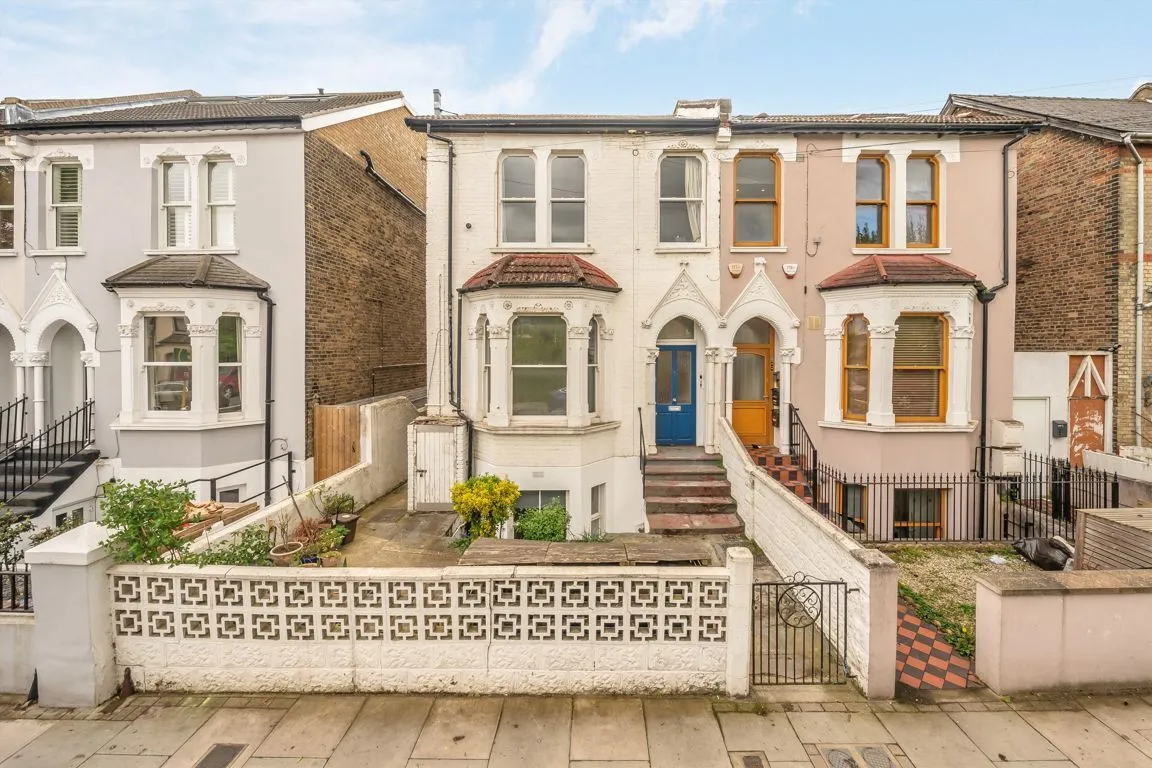 2 bed property for sale, Rossiter Road, SW12