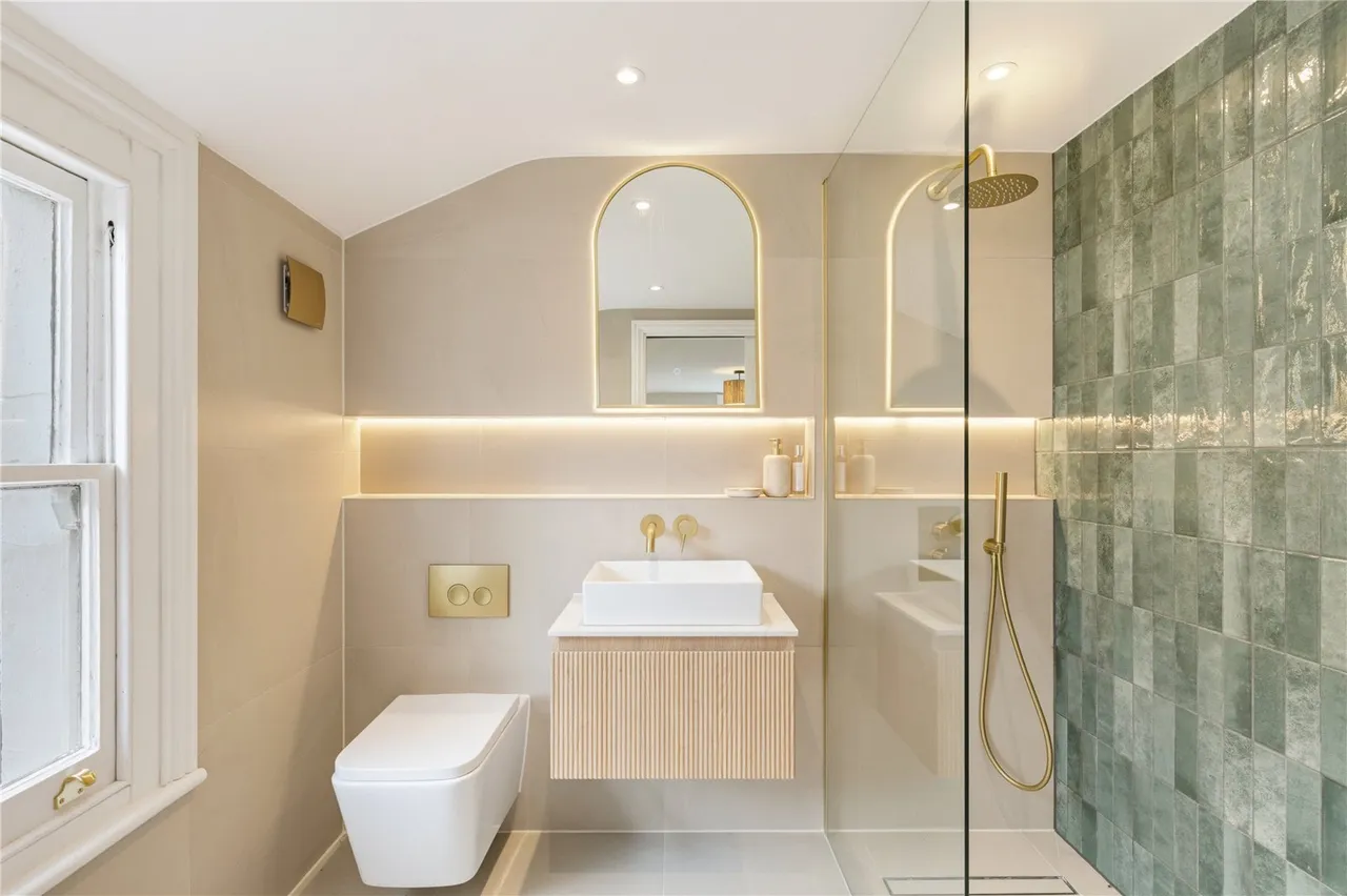 Knoll Road, London, SW18, photo 6