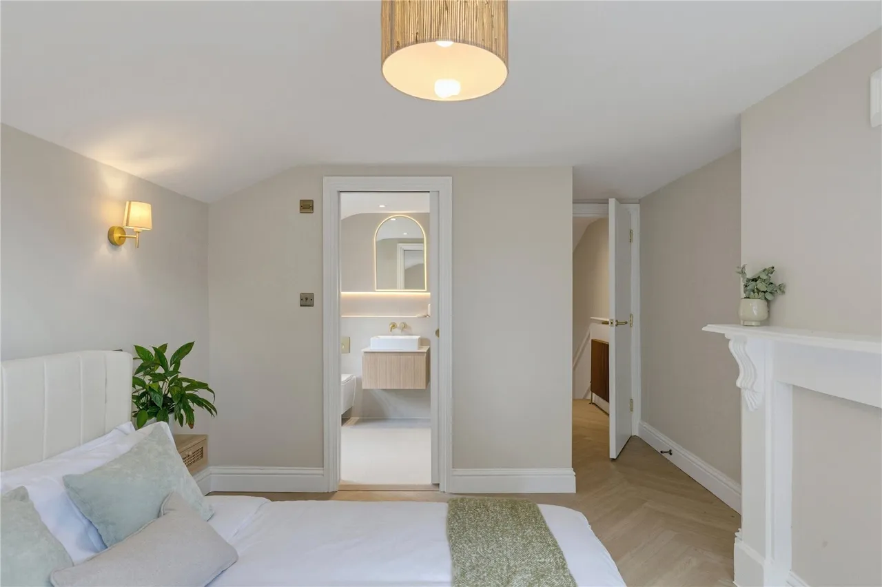 Knoll Road, London, SW18, photo 5