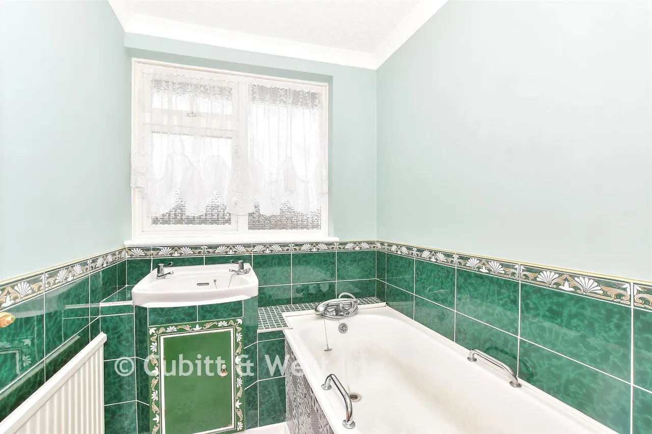 Oakshott Drive, Havant, PO9, photo 7