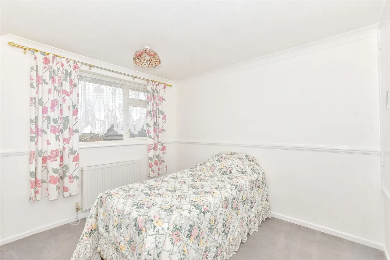 Oakshott Drive, Havant, PO9, photo 8