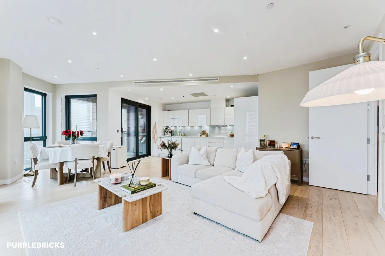 2 bed flat for sale, Williamsburg Plaza, London, E14