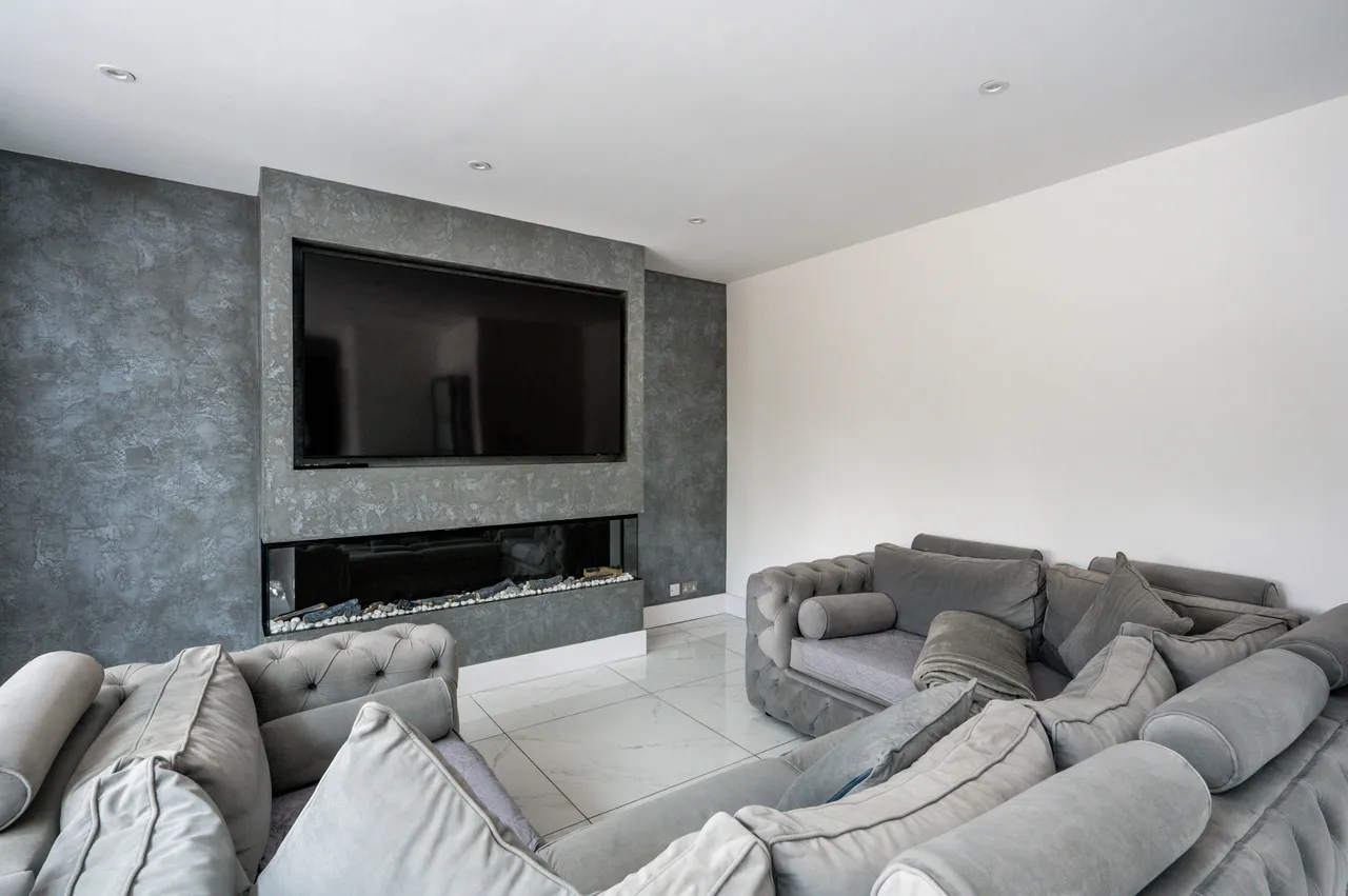 33 Forest Side, Worcester Park, photo 4